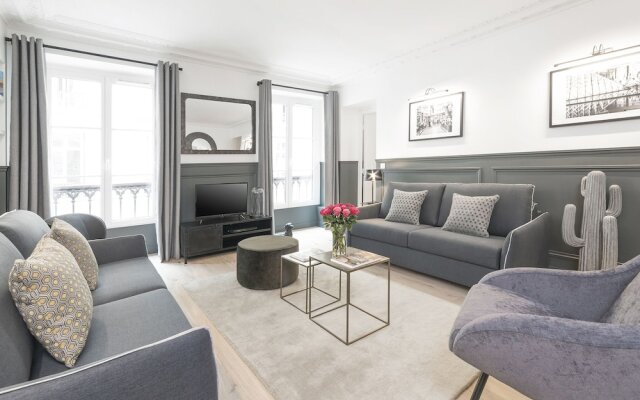Luxury 3BDR Le Louvre II by Livinparis