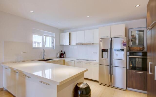 Fashion Beach Apartments