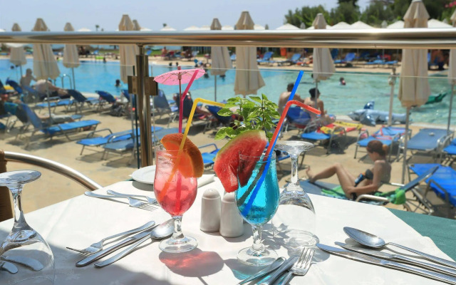 Panas Holiday Village