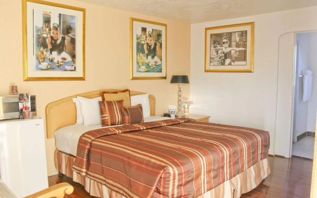 El Trovatore Motel