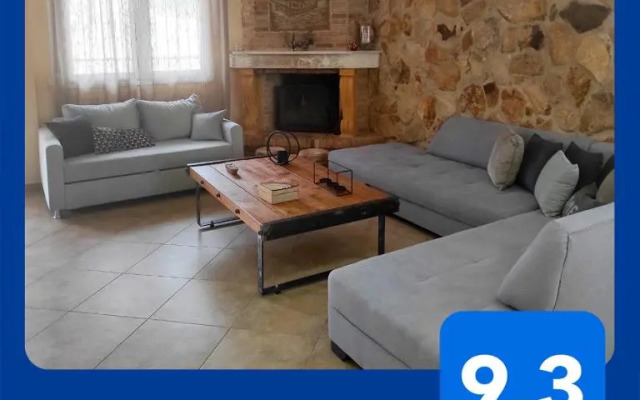 Nikos House Megara