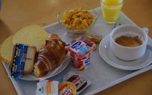 Brit Hotel Essentiel Millau