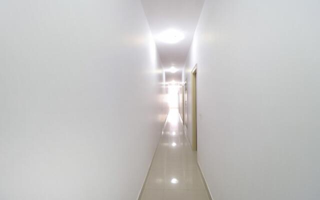 OYO 76273 Gold Inn