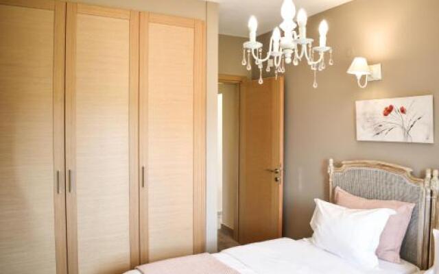 Aurelia Home