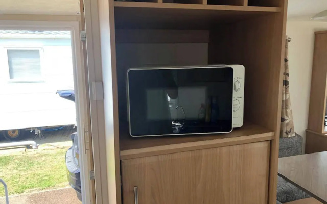 St Osyth Beach 3-bed Caravan, Sleeps 8, Parking