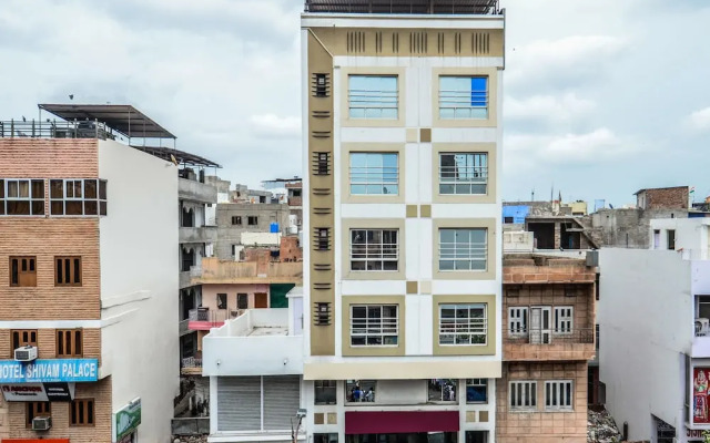 OYO 18484 Hotel Ratnawali