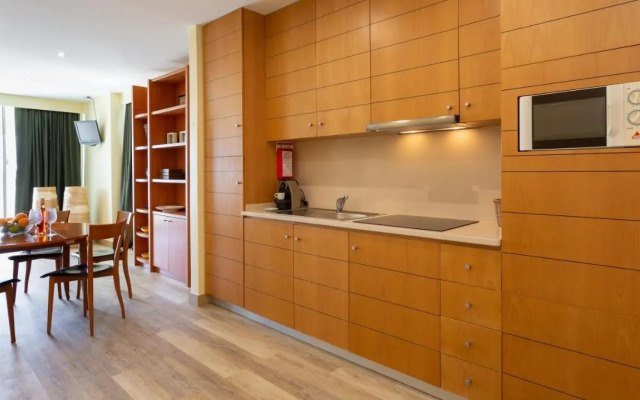 Divine Marina Apartment W/ Pool & Garden by LovelyStay