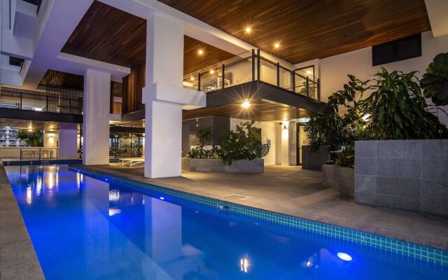 Hope Street Apartments by CLLIX