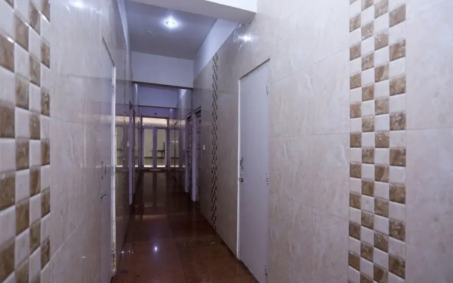 Oyo 15681 Matri Neer