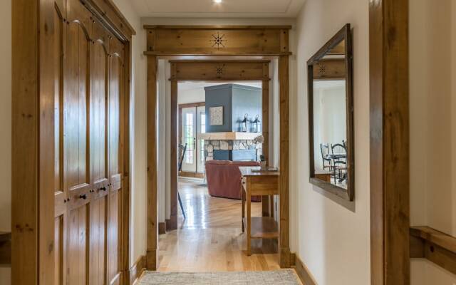 Equinoxe by Tremblant Platinum