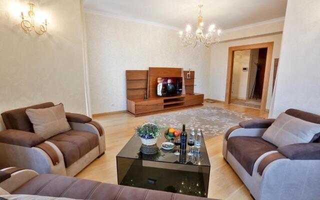 Serviced Apartment on Rustaveli Avenue