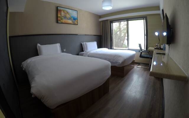 Swiss Lenana Mount Hotel