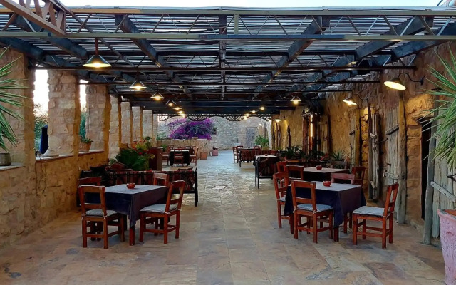 Hayat Zaman Hotel & Resort