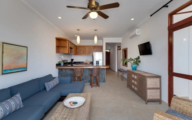 Great 3rd Floor Condo in Seaside Community