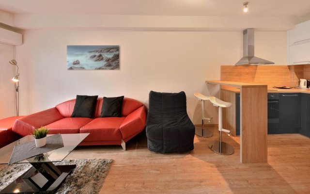 Contactless Key-Box Check-in Apartments by Ambiente