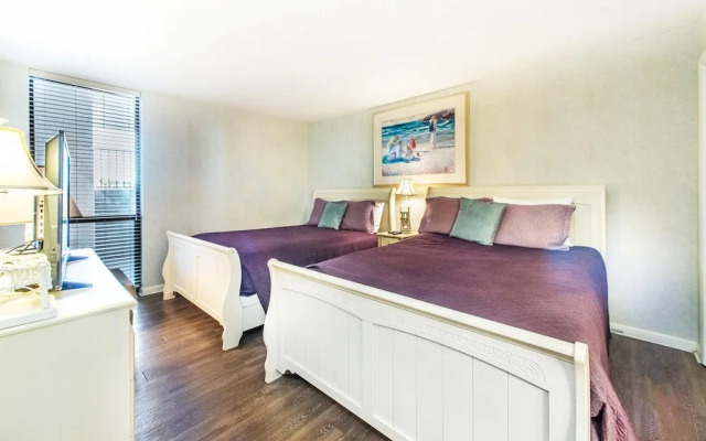Leeward 308 at Edgewater