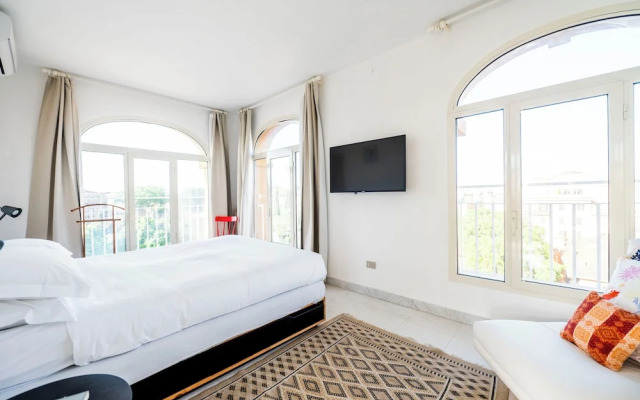 St. John Basilica Lovely Tower Apartment