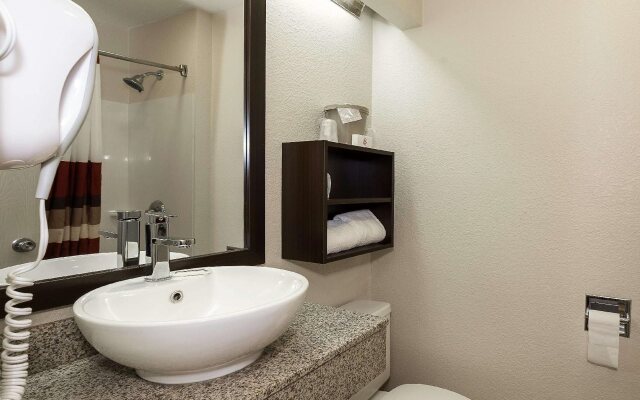 Red Roof Inn Toledo - Maumee