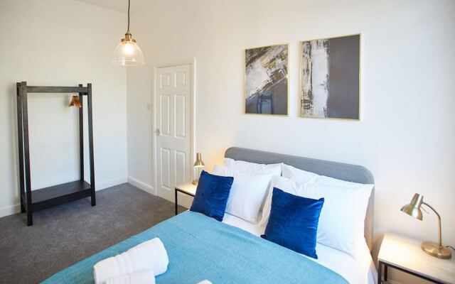 The Ruby Retreat Apartment