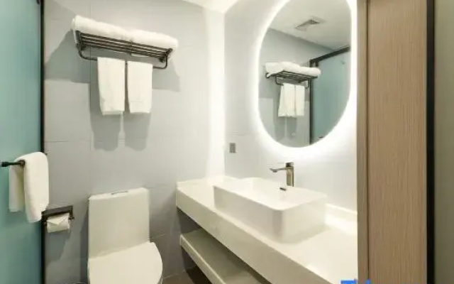 Tiantian Premium Hotel