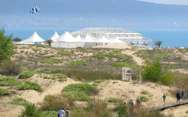 Meta Beach Budjet Hotel