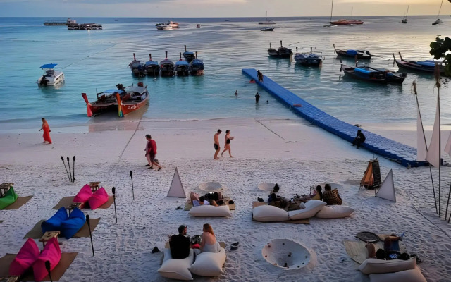 Charming Lipe Beach Resort