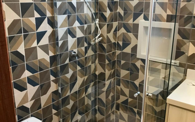 Liberdade 1 QT + Sofá Cama - 200m Metrô. Novo!