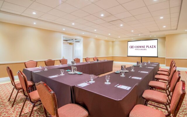 Crowne Plaza Hotel-Niagara Falls/Falls View