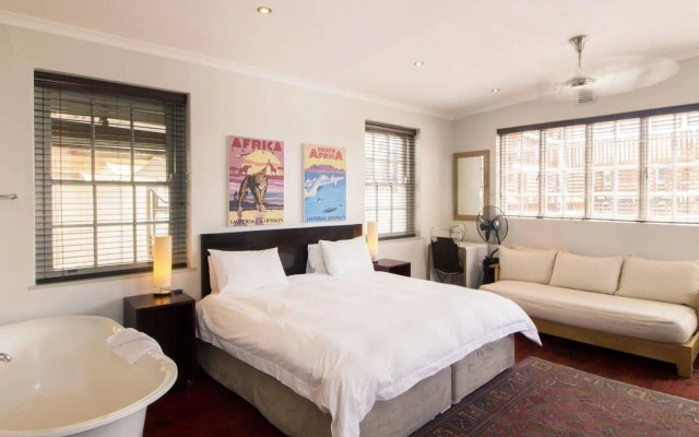 Hotel Charles