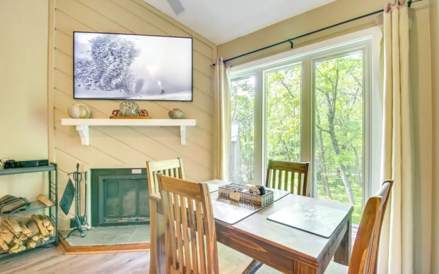 Second-floor Condo w/ Community Pool Access!