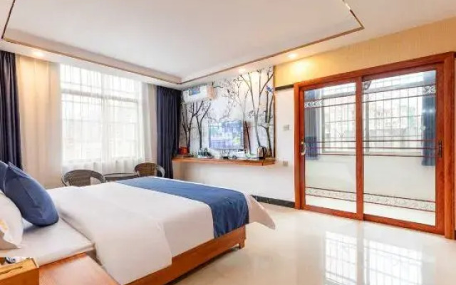 Xinxing Youjule Theme Hotel