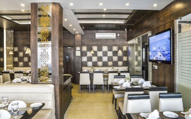FabHotel Royal Height