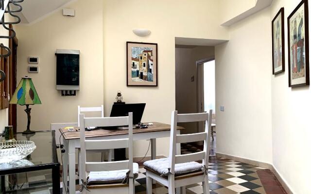 Domo Achenza Guesthouse