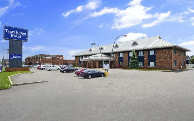 Travelodge Hotel by Wyndham Montreal Airport