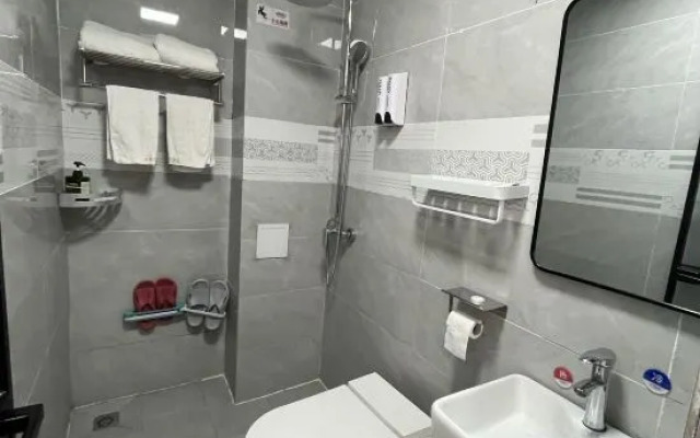 Batang Changduiping Hotel