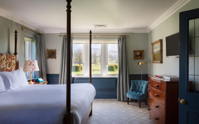 The Devonshire Arms Hotel