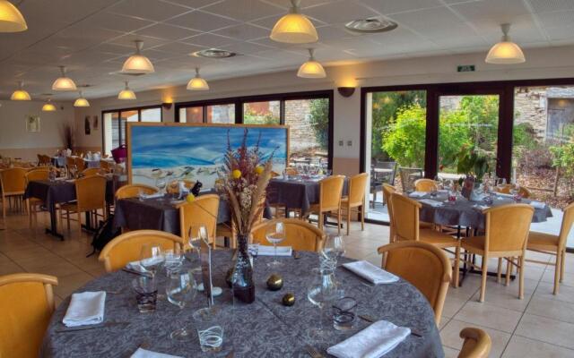 Hotel Restaurant Le Champs des Lys