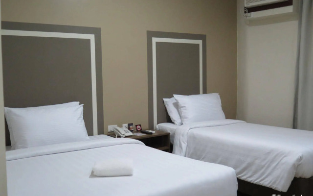 S Hotel and Residences