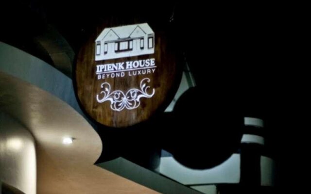 Ipienk House