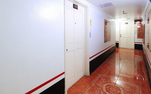 RedDoorz @ The Providence Tower - Vaccinated Staff
