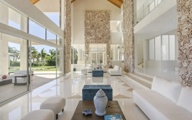 Stunning 6BR Villa With Ocean View in Cap Cana