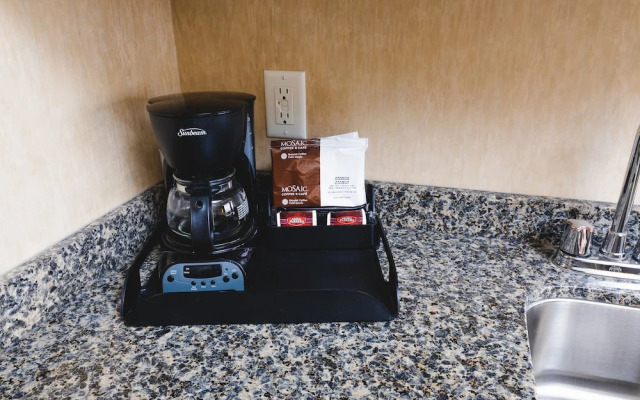 Redwood Inn & Suites
