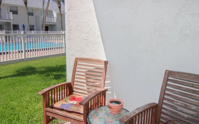 Colony Beach Club 105