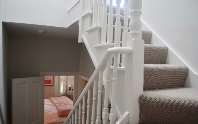 Beautiful 3 Bedroom House In Clapham