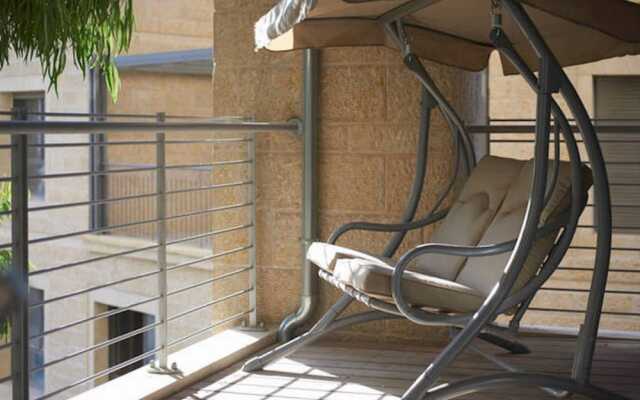 Quiet with Terrasse in City Center by FeelHome