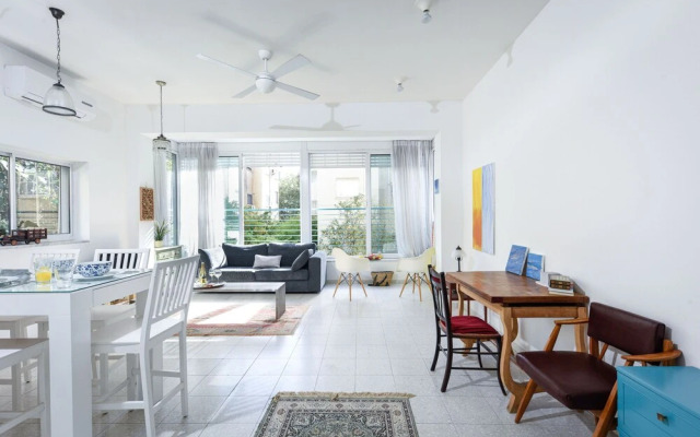 Tranquil Garden Retreat by Sea N Rent