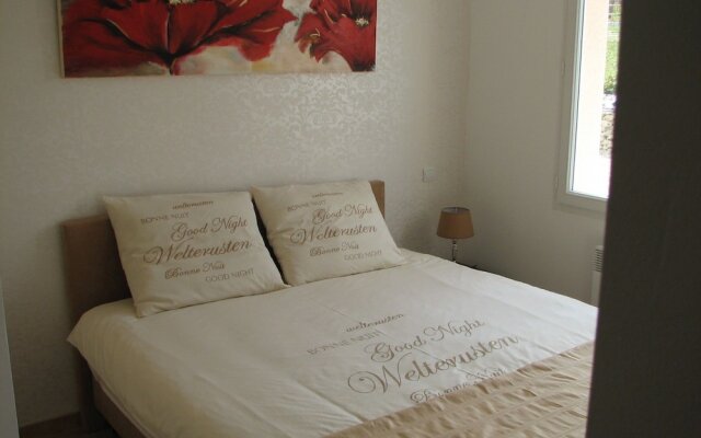 Modern Apartment in Segonzac with Swimming Pool