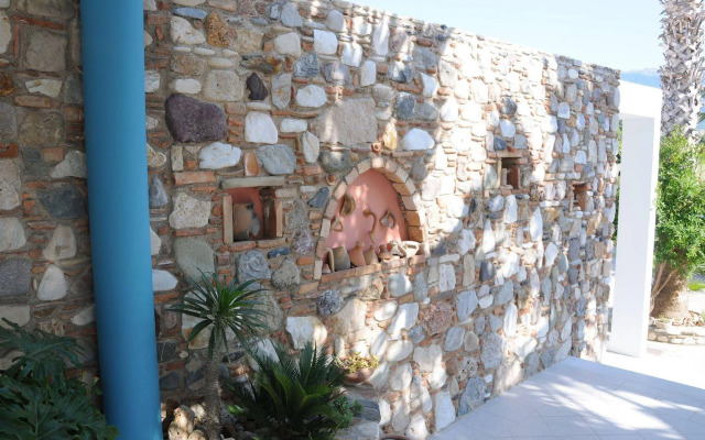 Irina Beach Hotel