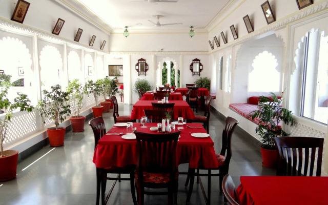 Jagat Niwas Palace