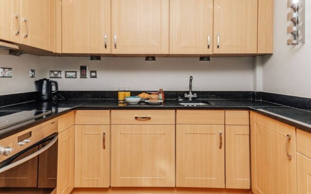 The Herringbone - 3 Bed With Parking Pet Friendly